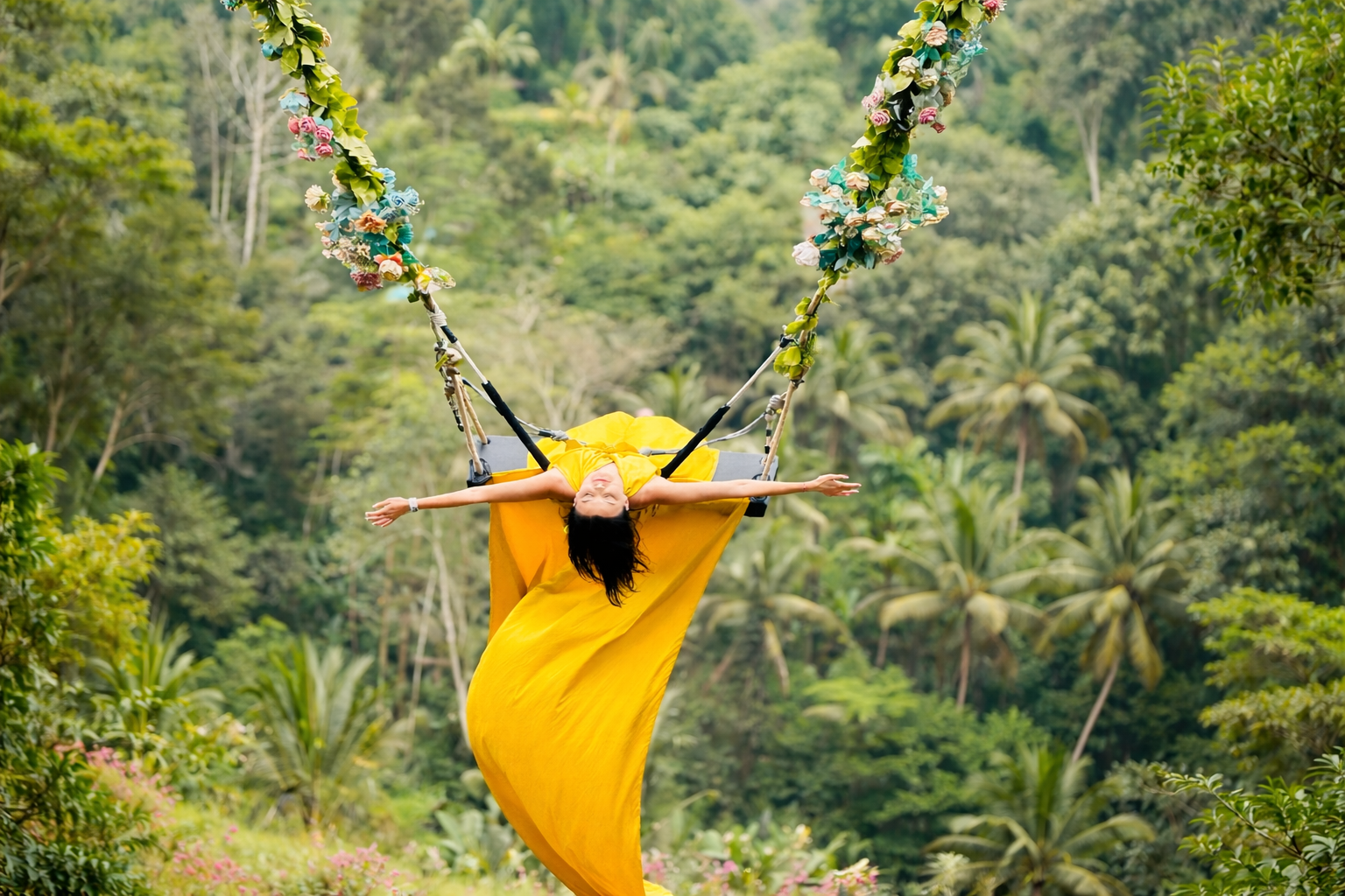 Jungle Swing Ubud Bali – romantic highlight of a Full-Day Bali Honeymoon Tour